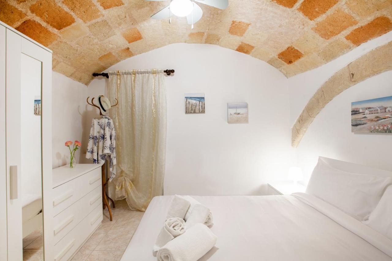 Monopoli Heartbeat - Apartment 200M From Sea Exterior photo